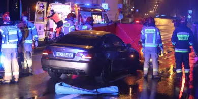 Tragedia na ul. Alojzego Śliwy w Olsztynie. Mężczyzna wbiegł przed jadące samochody [ZDJĘCIA, WIDEO]