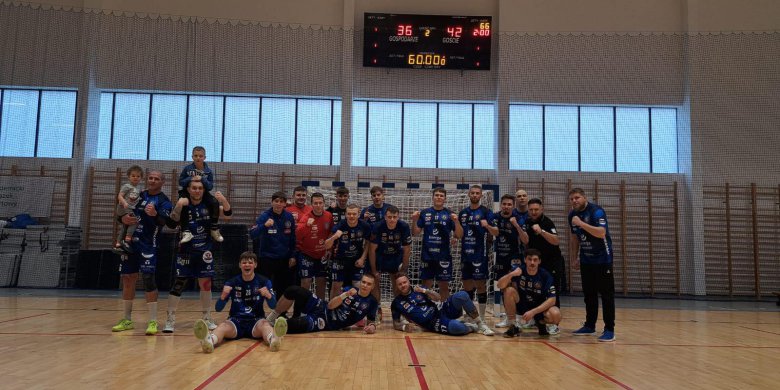 Piłka ręczna. Warmia Energa kończy rok zwycięstwem; Szczypiorniak o włos od remisu w Wejherowie