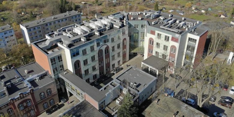 Olsztyn: szpital uniwersytecki ogranicza przyjęcia pacjentów z SM. Powód? NFZ nie płaci na czas