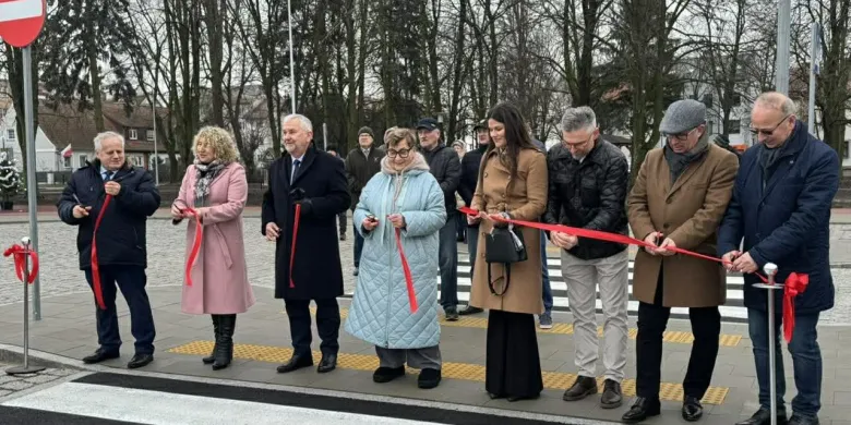 Plac dworcowy w Pasłęku już gotowy! To dopiero początek zmian. Ruszają przygotowania do remontu dworca