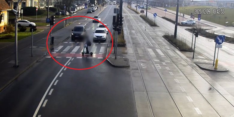 Olsztyn. 15-latek na hulajnodze wjechał pod koła volkswagena [WIDEO]