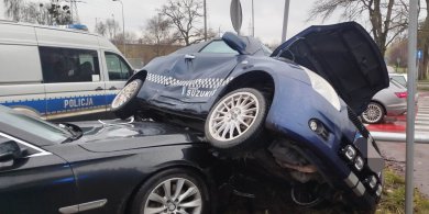 Artykuł: Dwie panie "spotkały się" na rondzie. Nie będą jednak mile tego wspominać