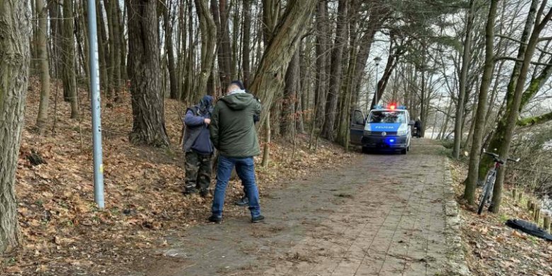 Szybka akcja nad jeziorem Długim w Olsztynie. Zatrzymano kłusownika [ZDJĘCIA]
