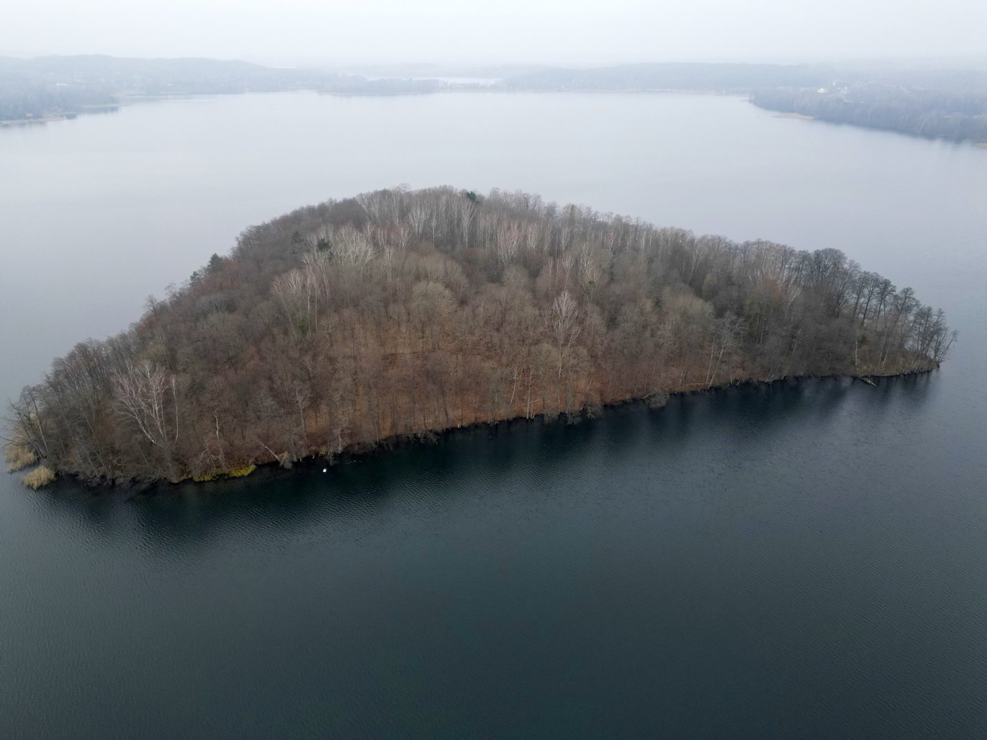 Wyspa Herta czeka na nowego właściciela. Licytacja już 19 grudnia. Gmina Stawiguda zapowiada walkę o teren [WIDEO, ZDJĘCIA]