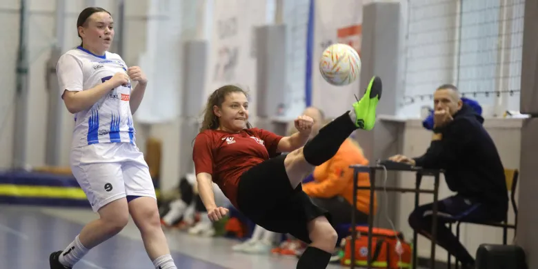 Futsal. W derbach lepsze "Wysokie szpilki" [ZDJĘCIA]