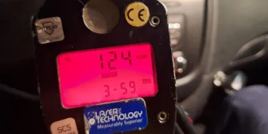 Olsztyn. 47-latek w toyocie rozpędził się do 124 km/h w terenie zabudowanym