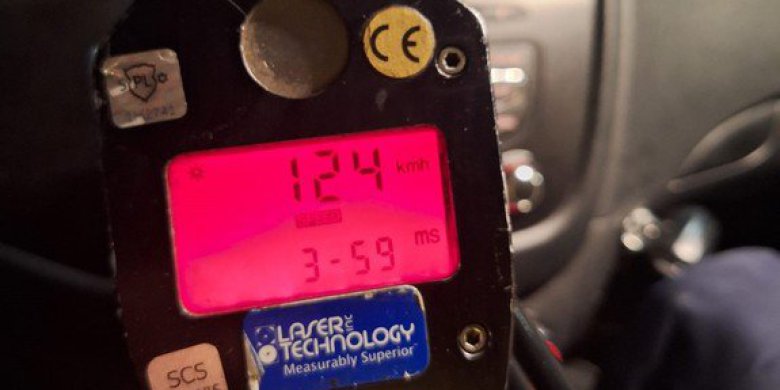 Olsztyn. 47-latek w toyocie rozpędził się do 124 km/h w terenie zabudowanym