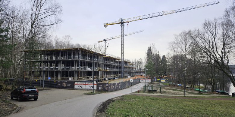 Luksus za miliony i plaża-widmo nad Ukielem? Inwestycja DBK pod lupą dzienikarzy [ZDJĘCIA]