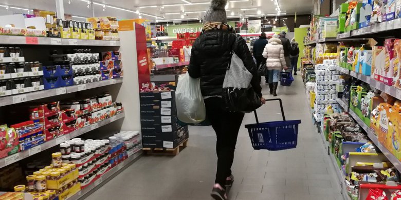 Artykuł: Polacy wydadzą na świąteczną żywność średnio 100-300 zł