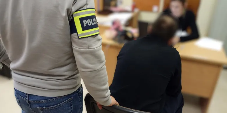 38-latek chodził po Jarotach z "towarem" i szukał klientów? Do rozdania miał 120 gramów