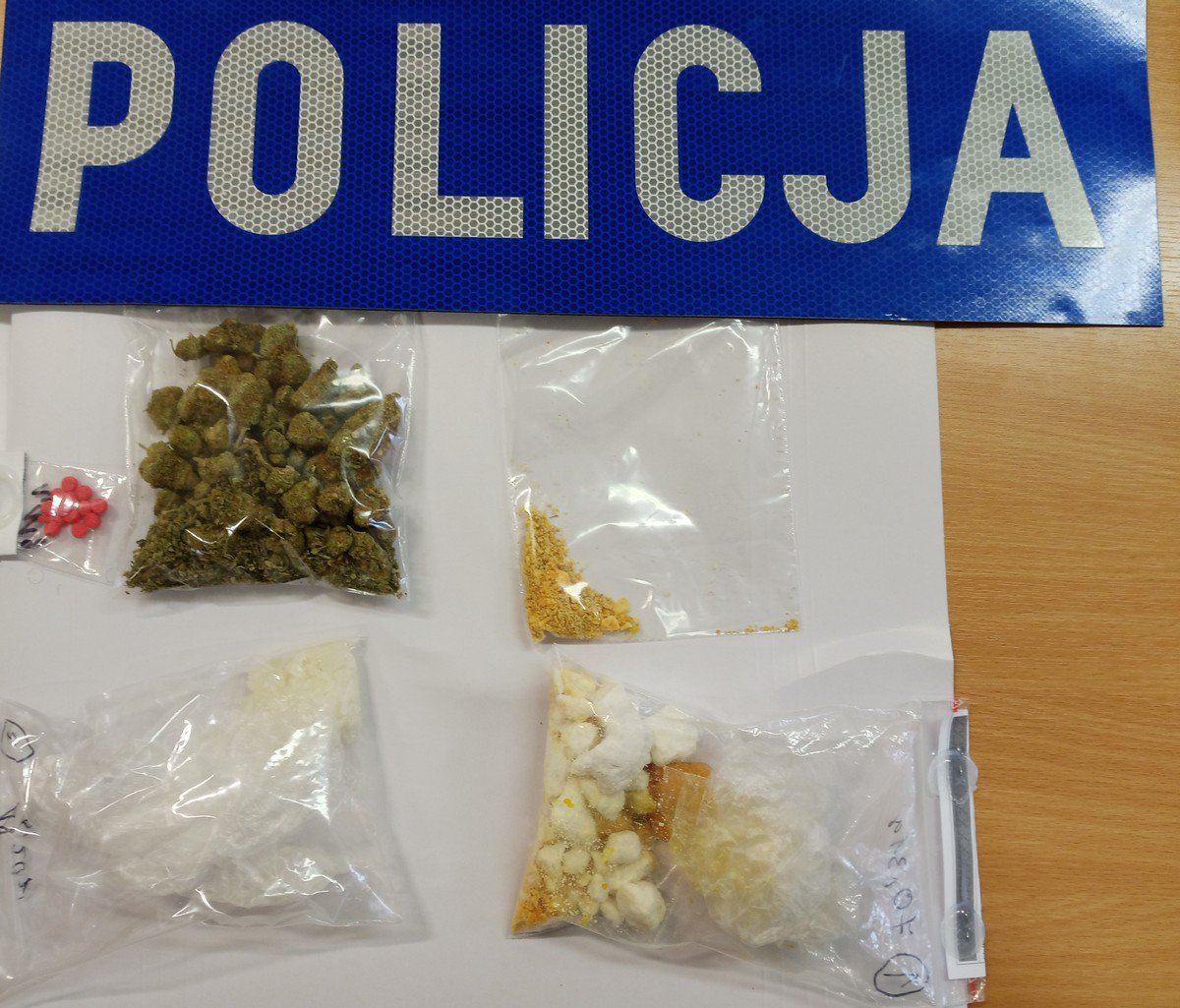 38-latek chodził po Jarotach z "towarem" i szukał klientów? Do rozdania miał 120 gramów