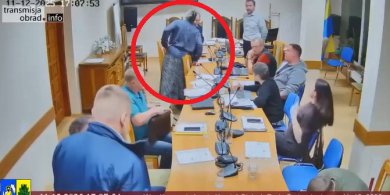Artykuł: „Nie drzyj ryja!”, „Siad!”. Burzliwe posiedzenie komisji w Jonkowie hitem w sieci. Wójt i radna komentują zajście [WIDEO]