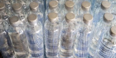 Artykuł: Pakowanie zbiorcze pod kontrolą – zastosowanie rękawów termokurczliwych w produkcji