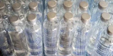 Pakowanie zbiorcze pod kontrolą – zastosowanie rękawów termokurczliwych w produkcji