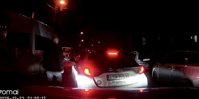 Mieli kominiarki, gaz i pałkę teleskopową. Starcie kierowców w Olsztynie [WIDEO]