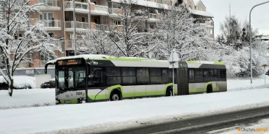 Ekstremalne opady śniegu paraliżują Olsztyn. Miasto apeluje: zostawcie auta w domu, dziś brak kontroli biletów [AKTUALIZACJA]