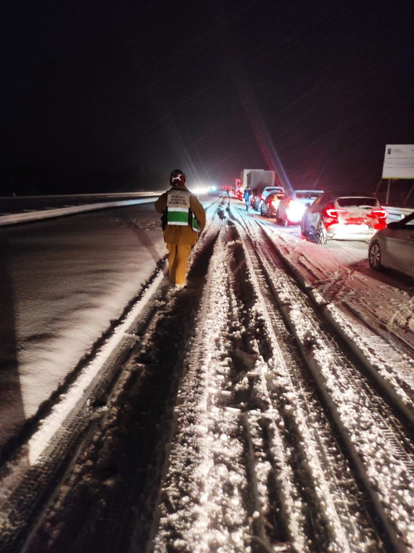 Policjanci w nocnej akcji na S7