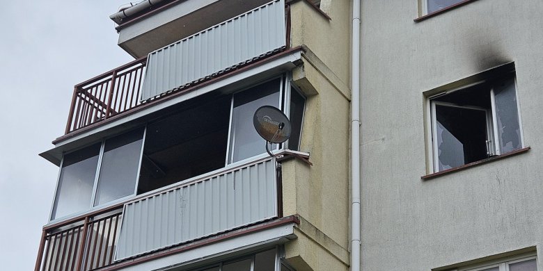 W mieszkaniu doszło do pożaru; wcześniej odpalono tam fajerwerki