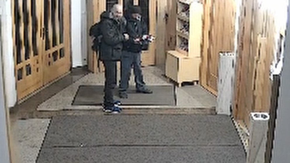 Dwóch mężczyzn okradło... jeden z kościołów w Olsztynie. Teraz szuka ich policja [WIDEO]