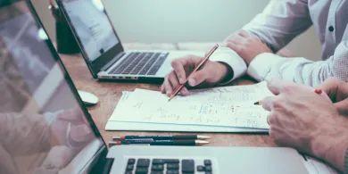 Dla kogo są obowiązkowe szkolenia z prawa budowlanego?