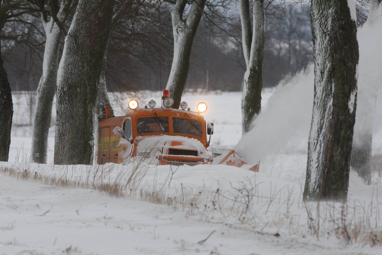 Radziecki pług poległ w walce z zaspami pod Grunwaldem