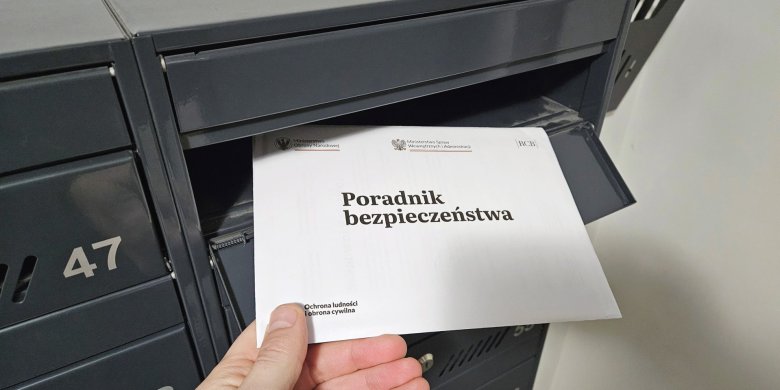 Masz już rządowy poradnik bezpieczeństwa? 17 mln egzemplarzy wyruszyło w Polskę