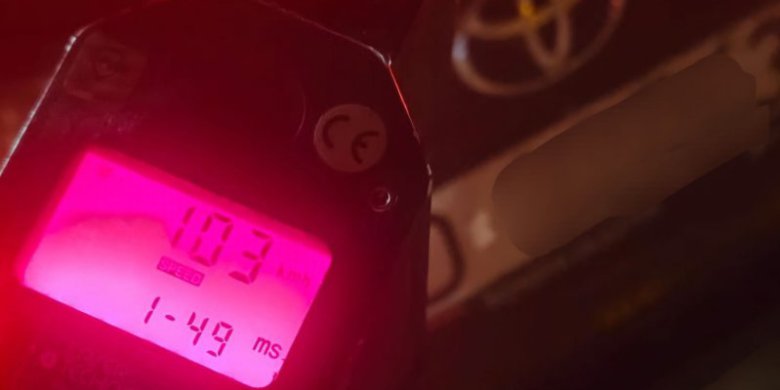 1,5 tys. zł mandatu i 13 pkt karnych - tak rozpoczął weekend jeden z kierowców na al. Warszawskiej