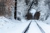 Wiceminister infrastruktury zapowiada zmiany, które poprawią bezpieczeństwo podczas podróży pociągiem