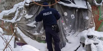 Olsztyn. Bezdomni zimują w koczowiskach, a w noclegowni czekają wolne miejsca