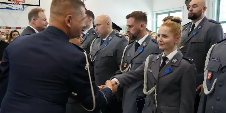 77 policjantów i policjantek zasiliło Warmię i Mazury. "To służba nietuzinkowa" [ZDJĘCIA]
