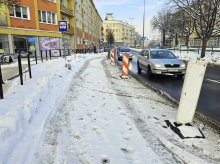 Nowy przystanek na ul. Limanowskiego coraz bliżej. Są pachołki, będą ławki dla pasażerów [AKTUALIZACJA]