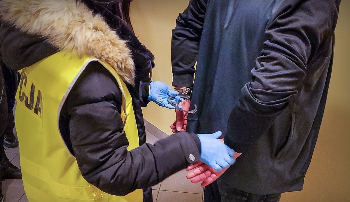 Gmina Dywity. 50-latek okradł gościa z Mazowsza ze sprzętu wartego ponad 10 tys. zł