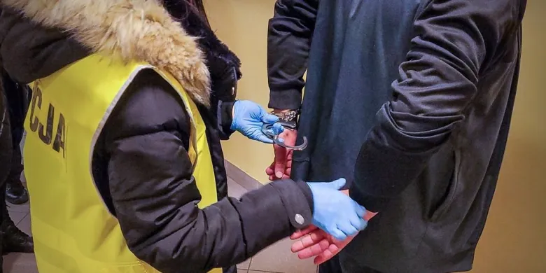 Gmina Dywity. 50-latek okradł gościa z Mazowsza ze sprzętu wartego ponad 10 tys. zł