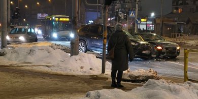 Artykuł: Kolizja na ul. Wilczyńskiego w Olsztynie. 37-latka ukarana wysokim mandatem