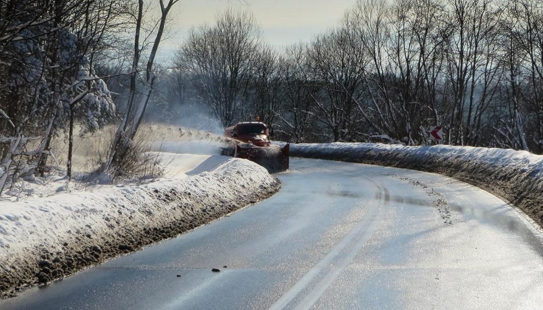 Czy w regionie wystarczy pieniędzy na zimowe utrzymanie dróg? Możliwe przesunięcie środków z lata