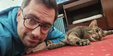 Kolejny kot zamieszka w ostródzkim ratuszu. Walka z bezdomnością zwierząt czy o dobry PR?