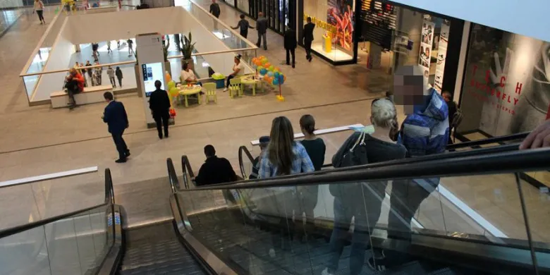 Olsztyn. Zadzwoniła pod 112, bo ktoś ukradł jej kurtkę w galerii. Finał sprawy zaskakuje