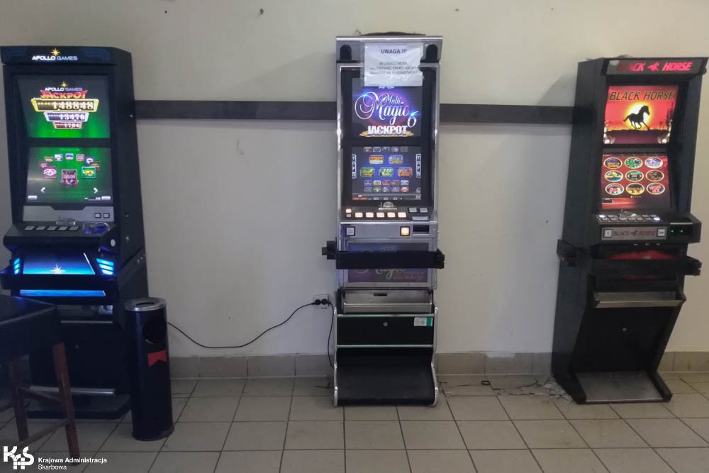 1,2 mln zł rocznie dla Caritasu za magazynowanie automatów do gier. Sąd w Olsztynie chce je sprzedać