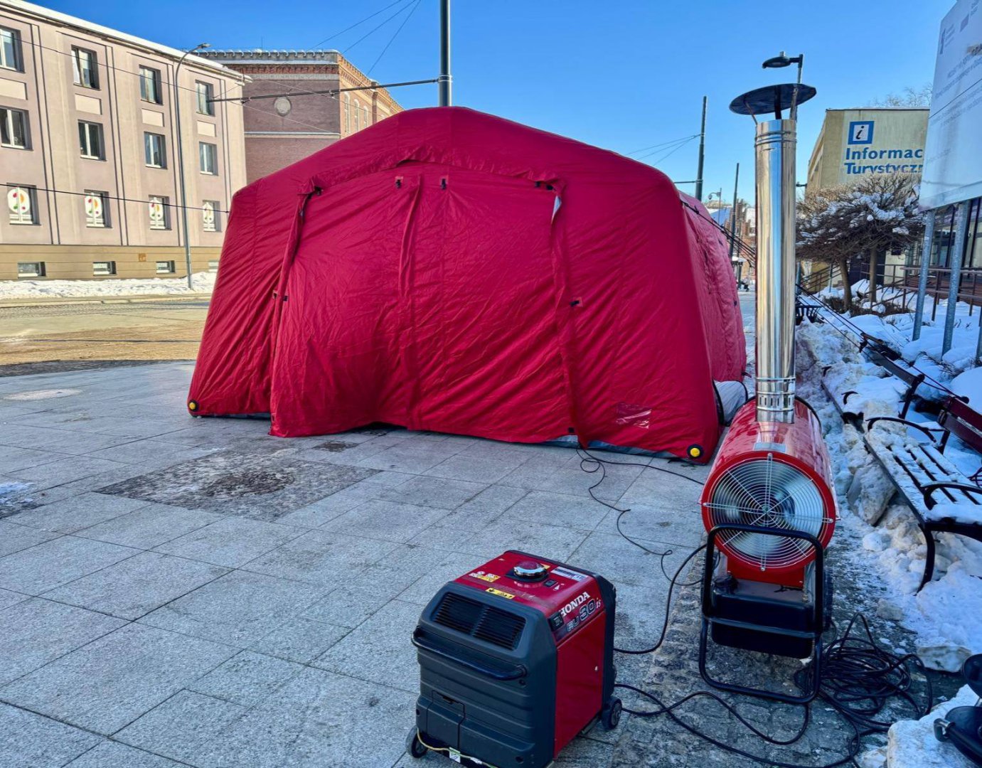 Silne mrozy w regionie. Punkty ogrzewania uruchomione m.in. w Olsztynie