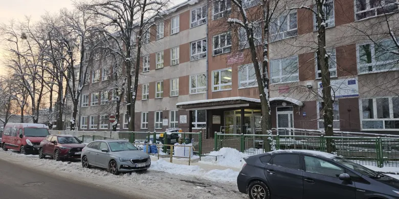 Mróz na Warmii i Mazurach. Zajęcia zawieszone w 27 szkołach