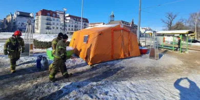 270 osób schroniło się przed mrozem w namiotach, blisko 800 odbiorców bez prądu. Region walczy z zimą