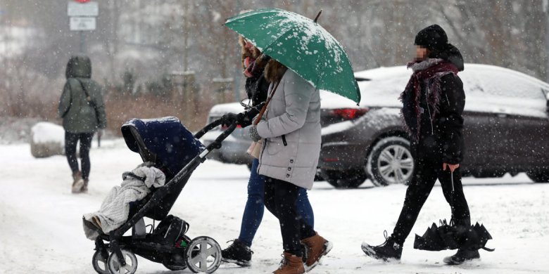 Siarczyste mrozy znów uderzą w Warmię i Mazury. Sprawdź prognozy i punkty ogrzewania w regionie