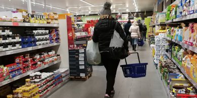 Artykuł: W całym 2025 roku w sklepach było drożej średnio o 4,2% niż w 2024 roku [ANALIZA]