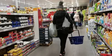 W całym 2025 roku w sklepach było drożej średnio o 4,2% niż w 2024 roku [ANALIZA]