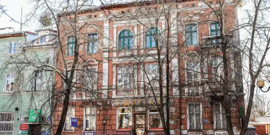 „To karygodne”. Kamienica przy ul. Dąbrowszczaków 34 bez wody. Zamarznięte rury i reakcja administratora