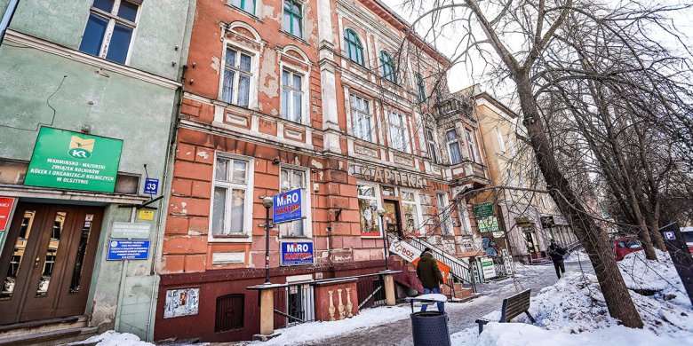 Artykuł: „To karygodne”. Kamienica przy ul. Dąbrowszczaków 34 bez wody. Zamarznięte rury i reakcja administratora