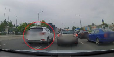 Artykuł: Olsztyn. Co ona zrobiła?! Pani w Hyundaiu jechała "na czołówkę" przy Cezalu [WIDEO]