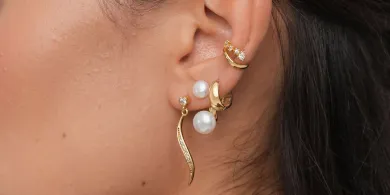 Inspiracje jak nosić kolczyki z perłą na własnych zasadach