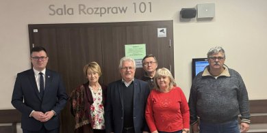 Artykuł: Interwencja policji na sesji sejmiku i mandat dla działacza PiS. Sąd uchylił karę