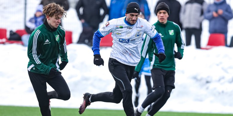 Piłka nożna. Stomil wysoko pokonał w meczu kontrolnym ligowego rywala, Pisę Barczewo [ZDJĘCIA]